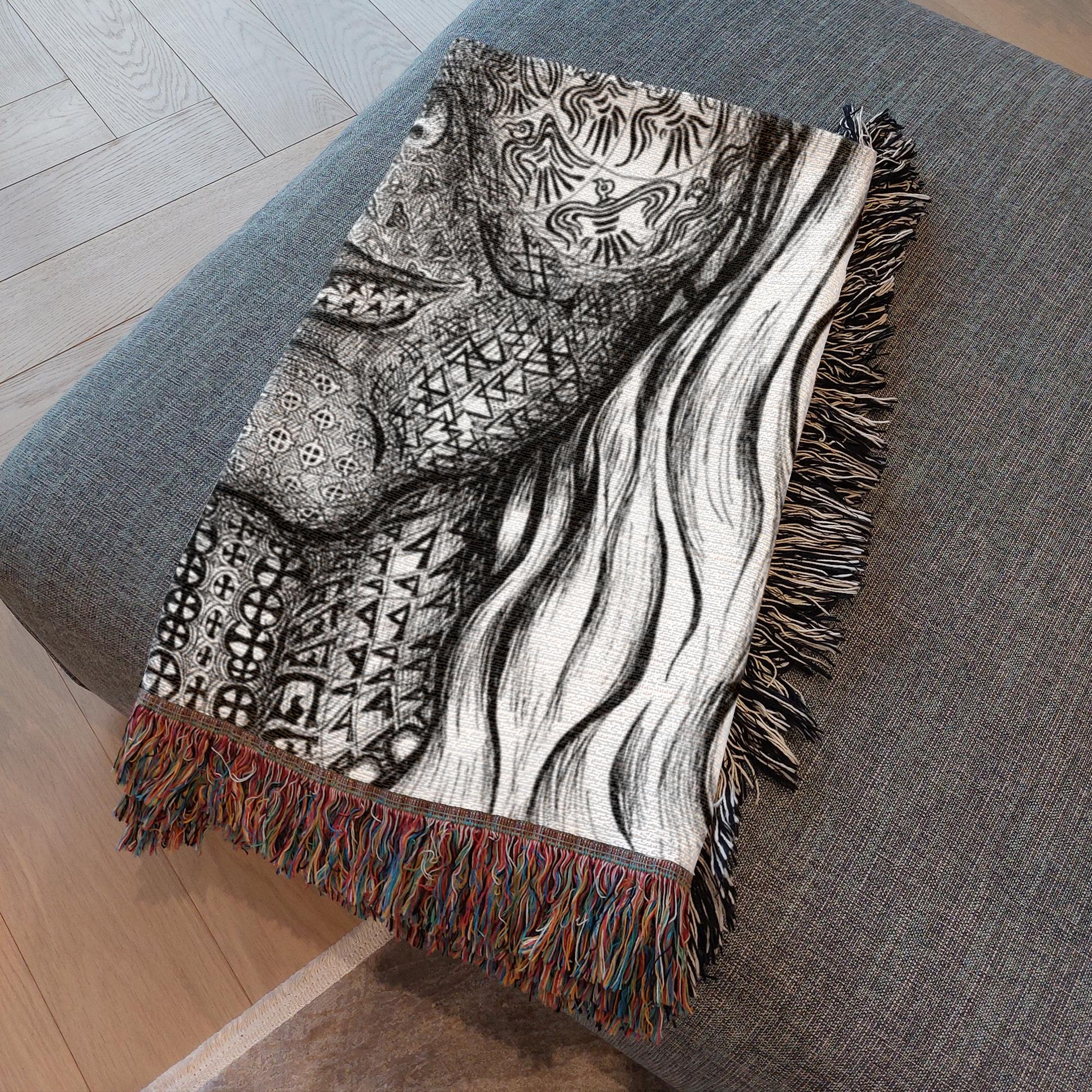 the-wisdom-keeper-of-transmutation-black-white-woven-blanket – Wisdom Keepers