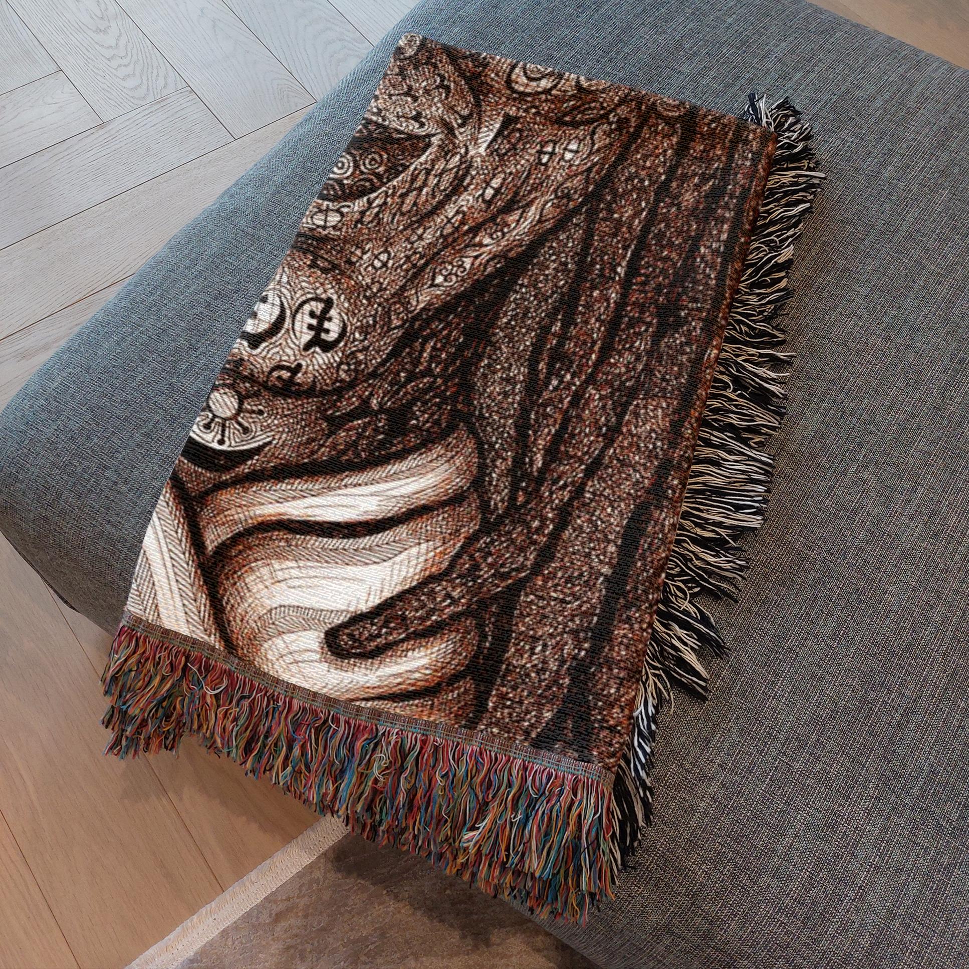 the-wisdom-keeper-of-dynamism-brown-white-woven-blanket – Wisdom Keepers
