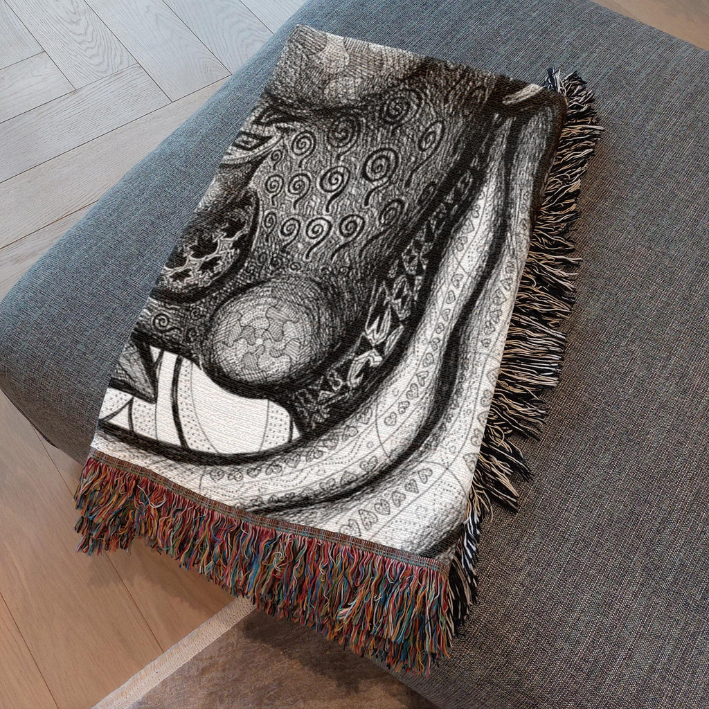 the-wisdom-keeper-of-totality-black-white-woven-blanket – Wisdom Keepers