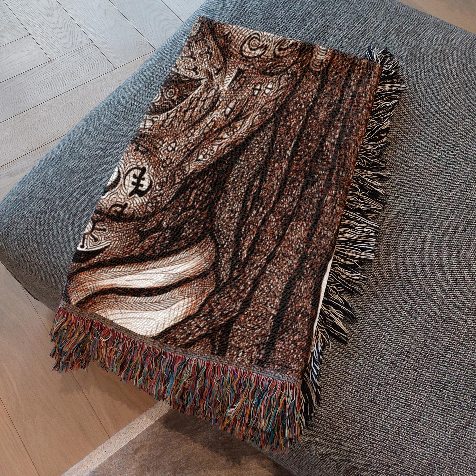 the-wisdom-keeper-of-dynamism-brown-white-woven-blanket – Wisdom Keepers