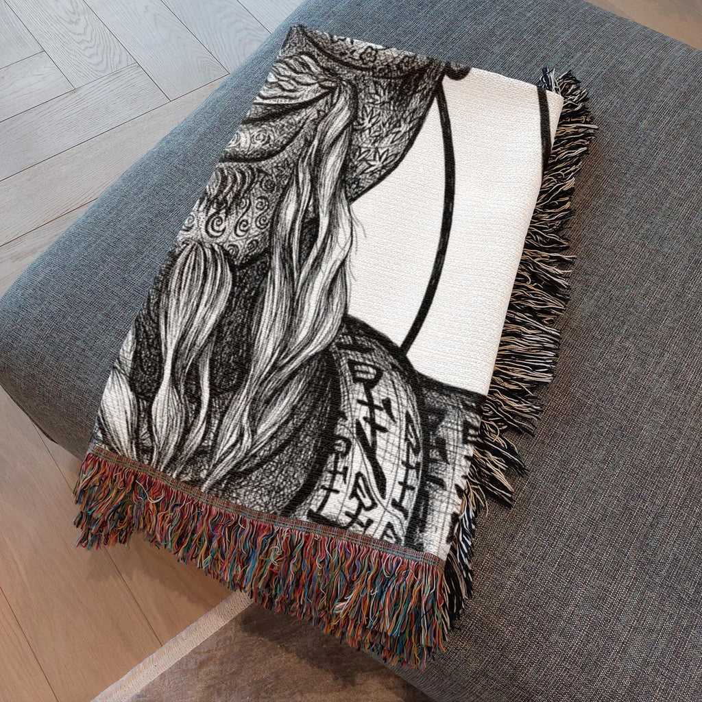 the-wisdom-keeper-of-patience-black-white-woven-blanket – Wisdom Keepers