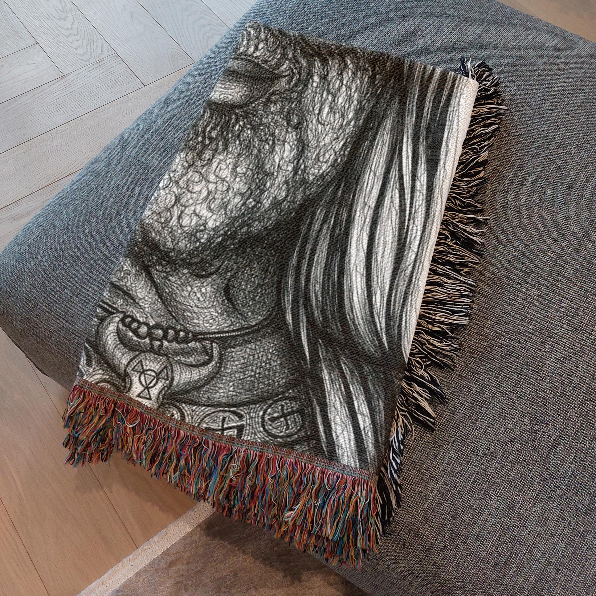 the-wisdom-keeper-of-adventure-black-white-woven-blanket – Wisdom Keepers