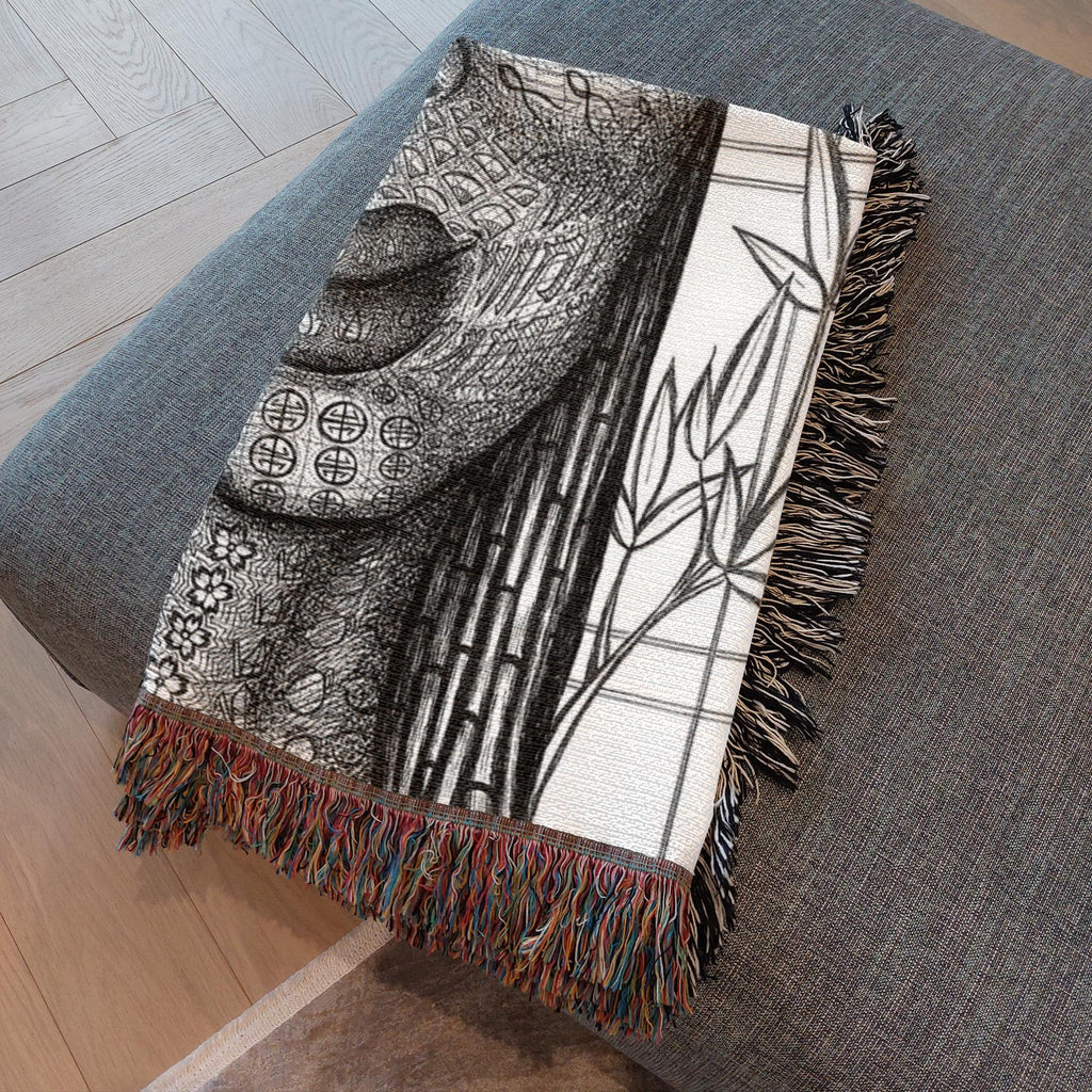 the-wisdom-keeper-of-naturalness-black-white-woven-blanket – Wisdom Keepers