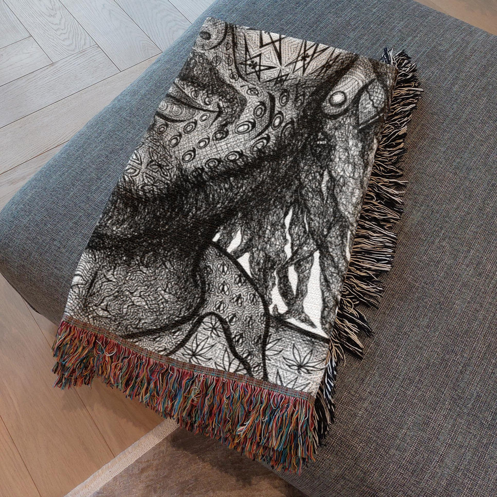 the-wisdom-keeper-of-freedom-black-white-woven-blanket – Wisdom Keepers