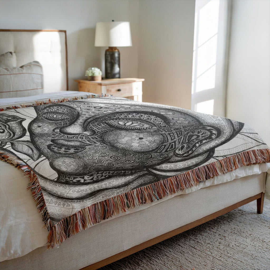 the-wisdom-keeper-of-totality-black-white-woven-blanket – Wisdom Keepers