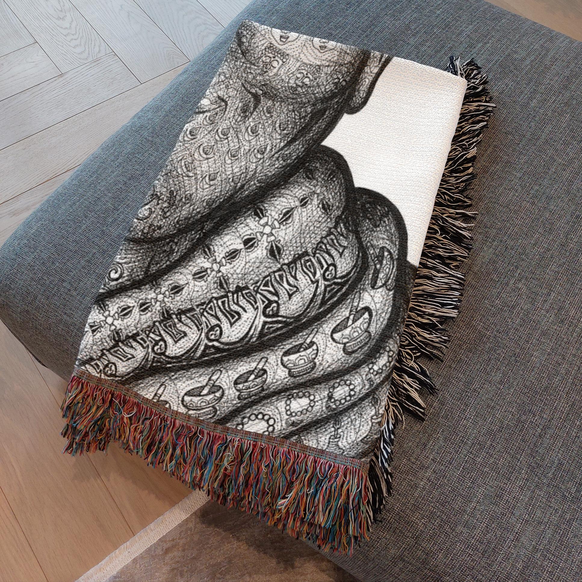 the-wisdom-keeper-of-mindfulness-black-white-woven-blanket – Wisdom Keepers