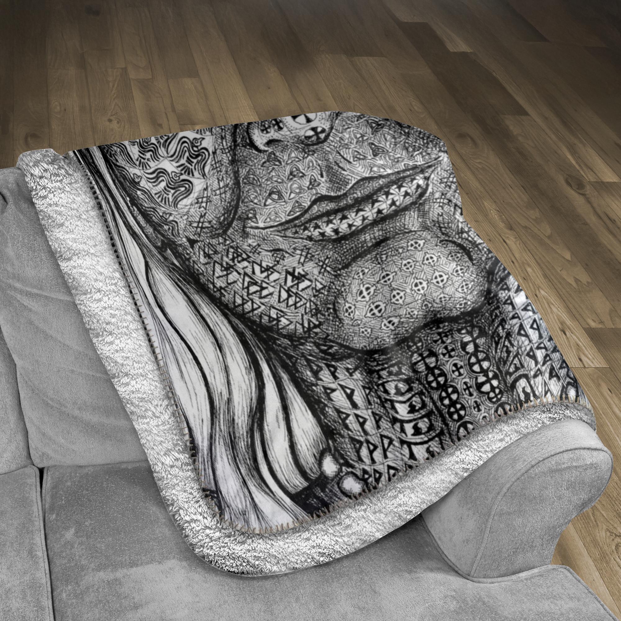 the-wisdom-keeper-of-transmutation-black-white-fleece-sherpa-blanket – Wisdom Keepers