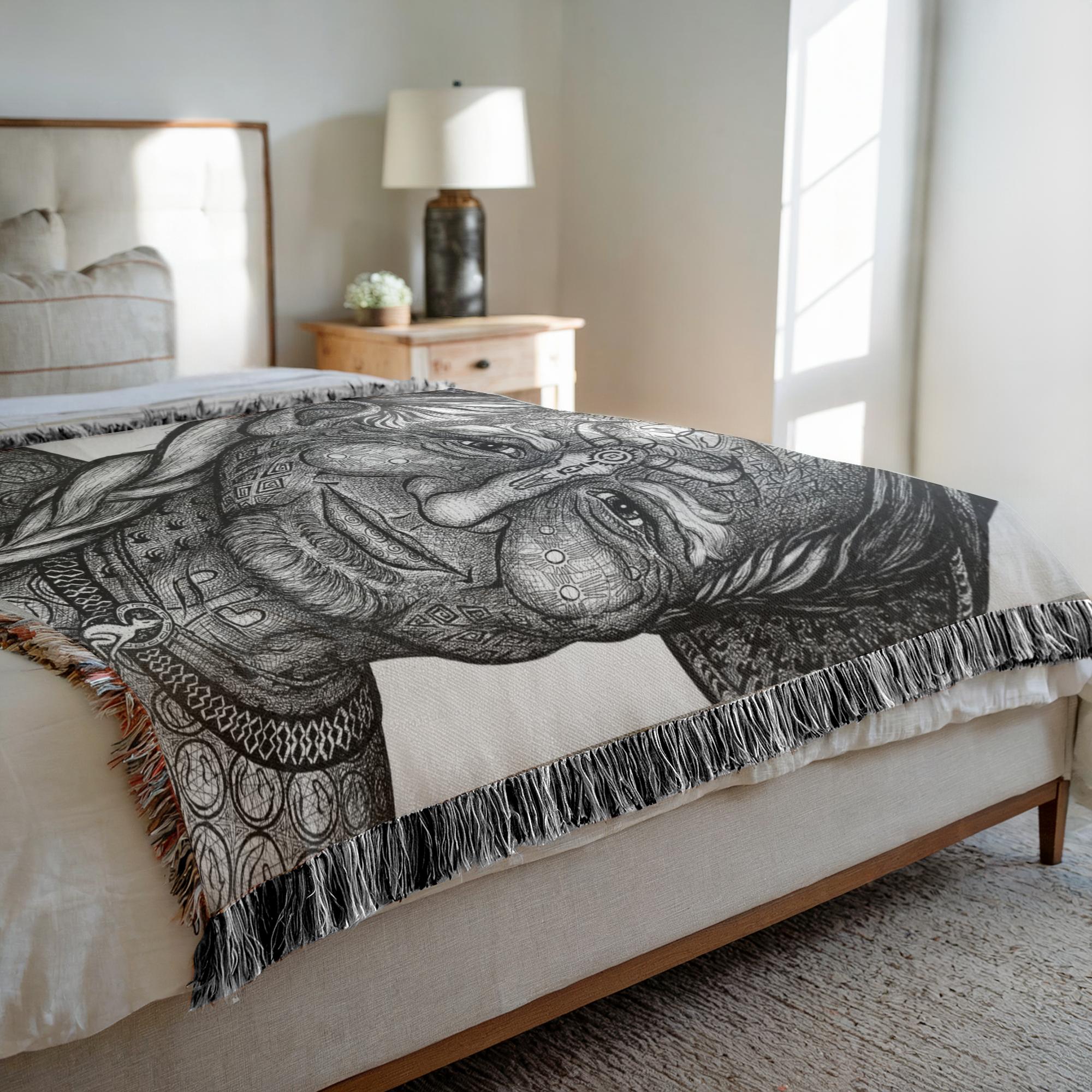 the-wisdom-keeper-of-teamwork-black-white-woven-blanket – Wisdom Keepers
