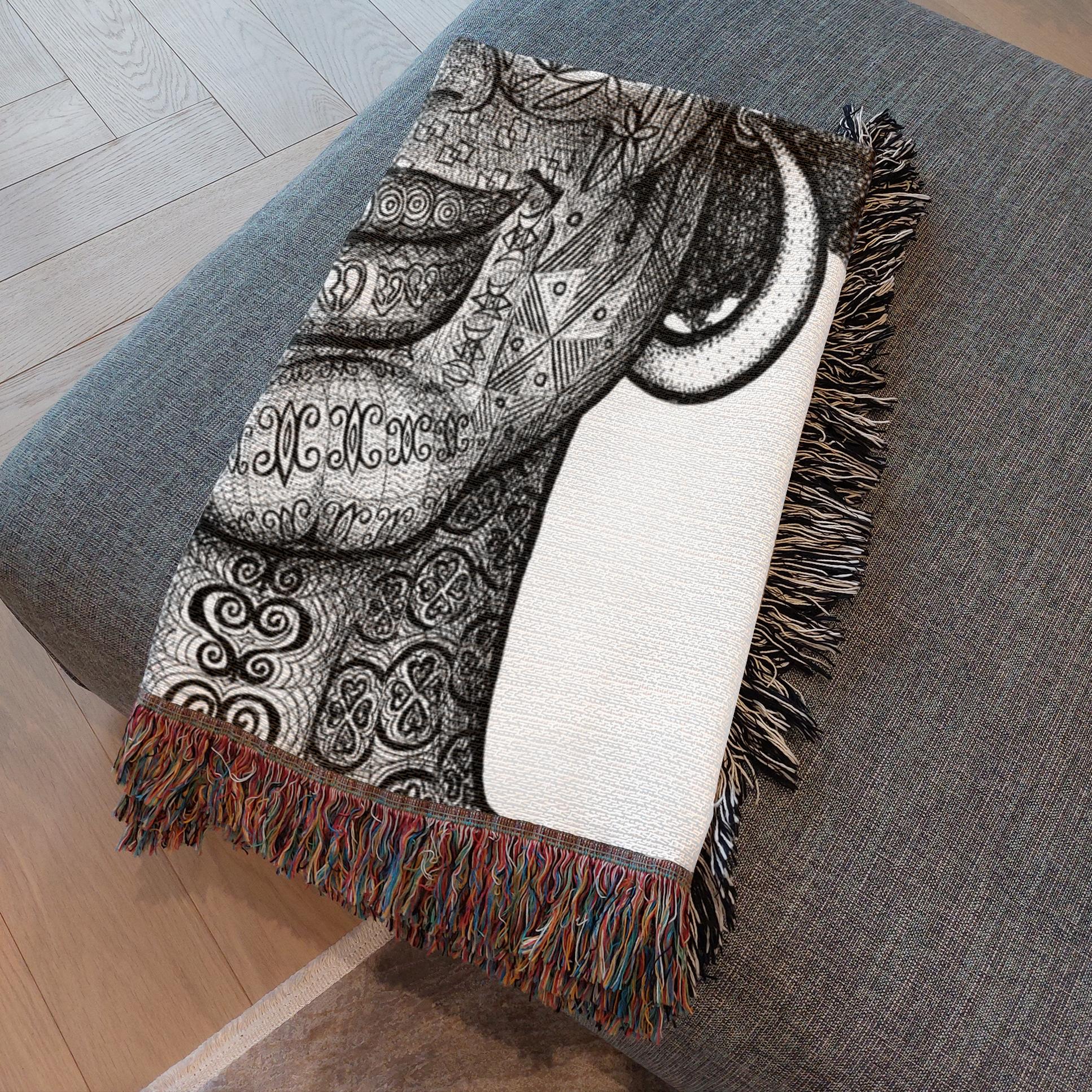 the-wisdom-keeper-of-freshness-beauty-black-white-woven-blanket – Wisdom Keepers
