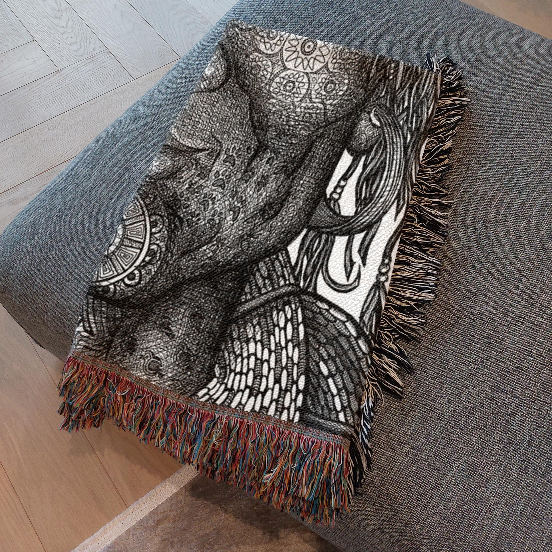 the-wisdom-keeper-of-resolve-black-white-woven-blanket – Wisdom Keepers
