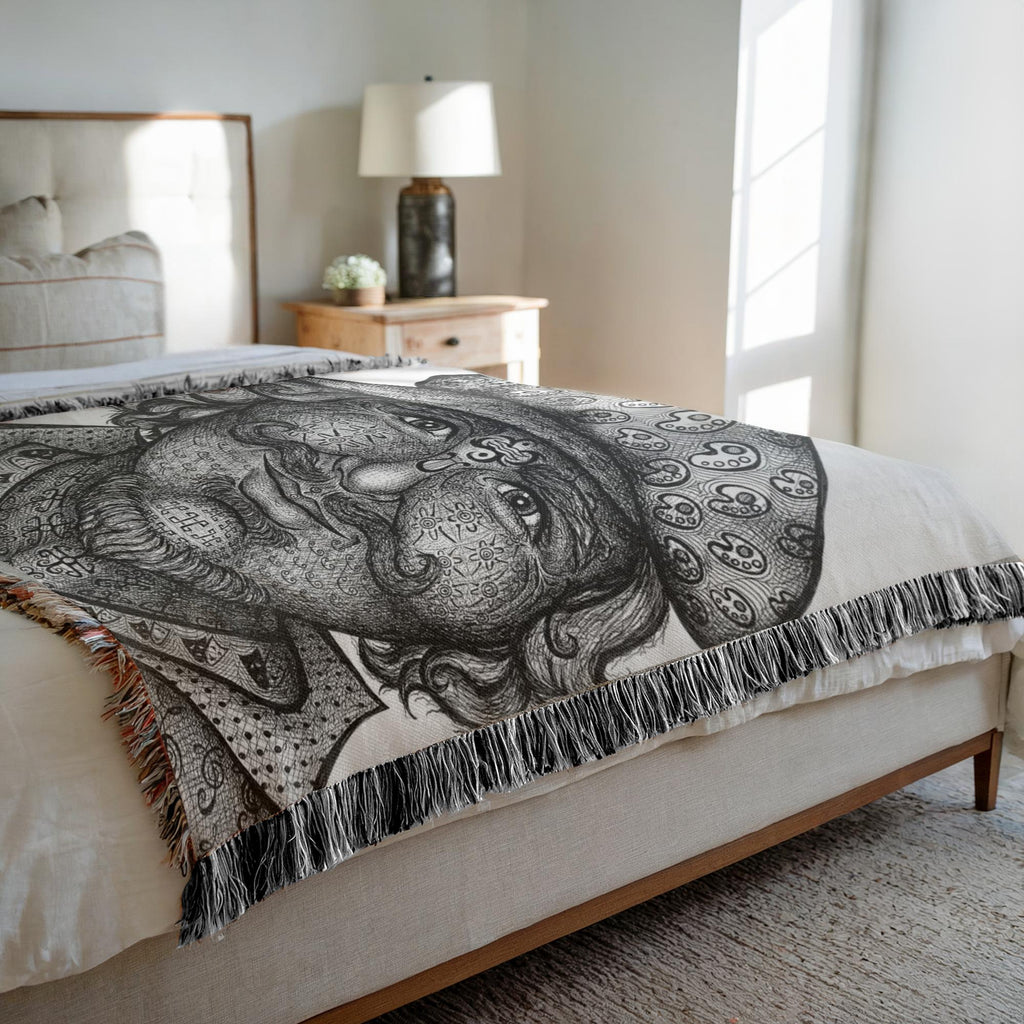 the-wisdom-keeper-of-artfulness-black-white-woven-blanket – Wisdom Keepers