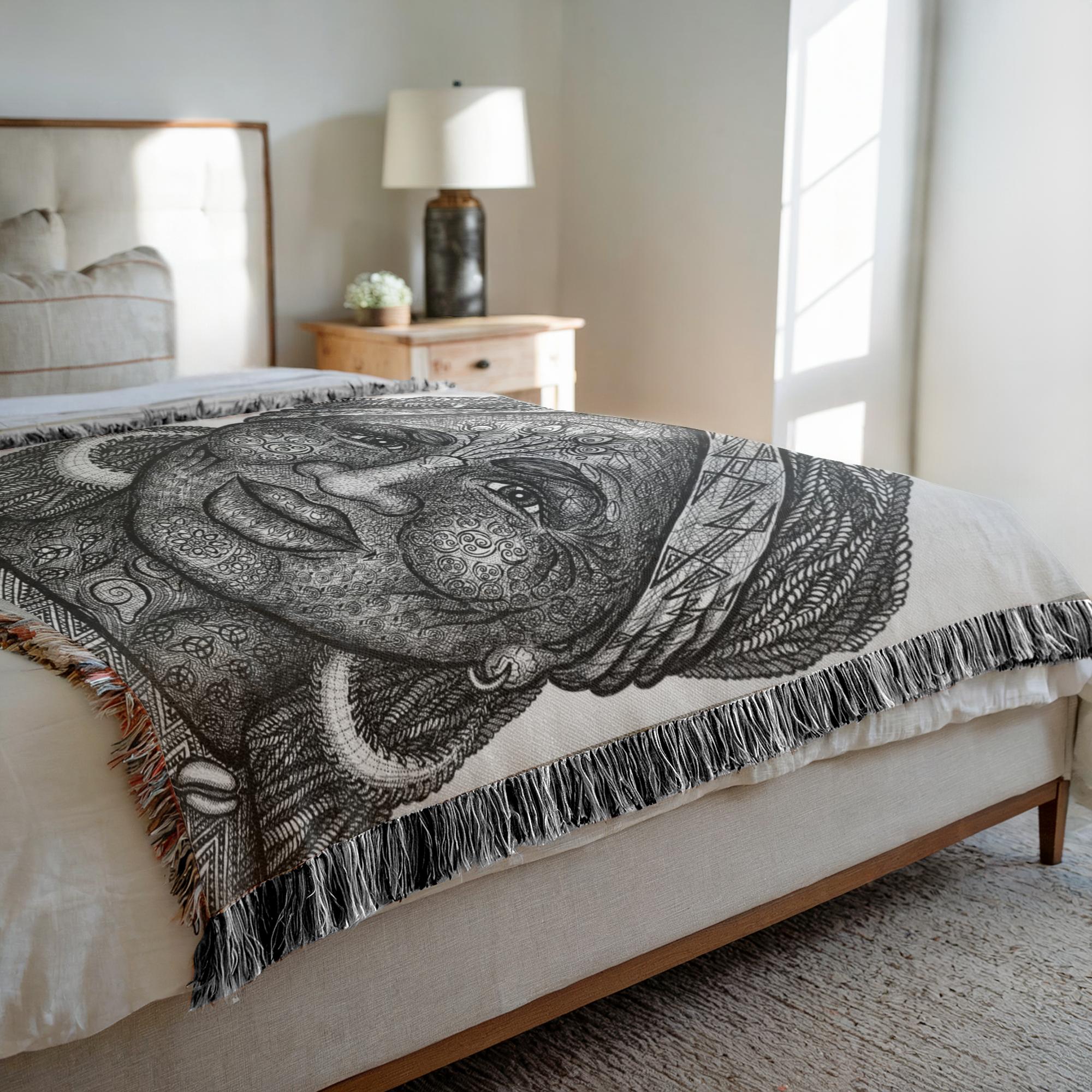 WK8_Black_White_Woven_Blanket_60x80