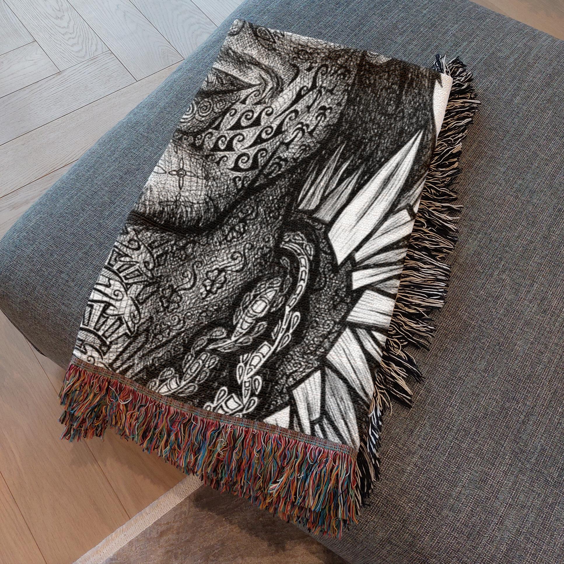 the-wisdom-keeper-of-vitality-black-white-woven-blanket – Wisdom Keepers