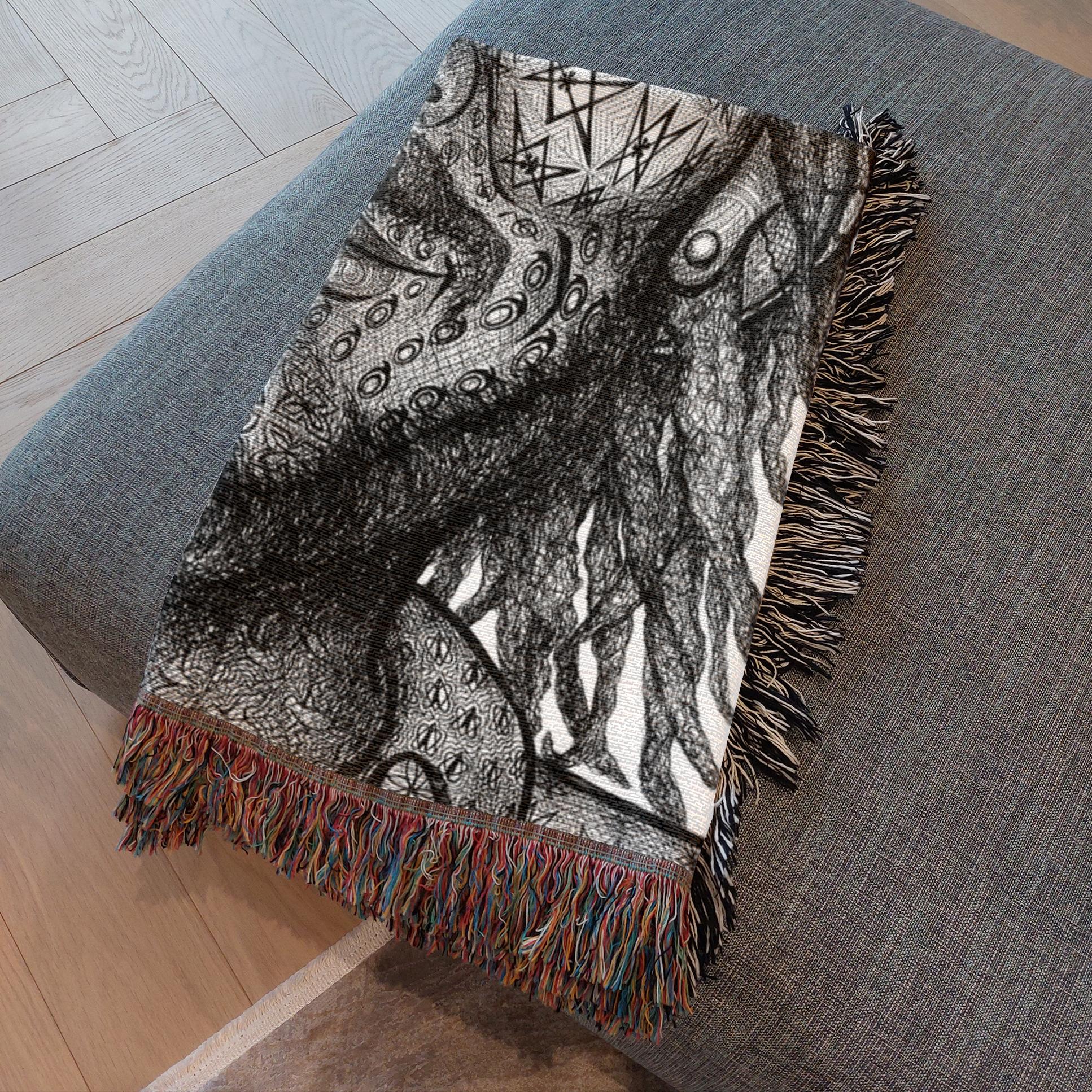 the-wisdom-keeper-of-freedom-black-white-woven-blanket – Wisdom Keepers