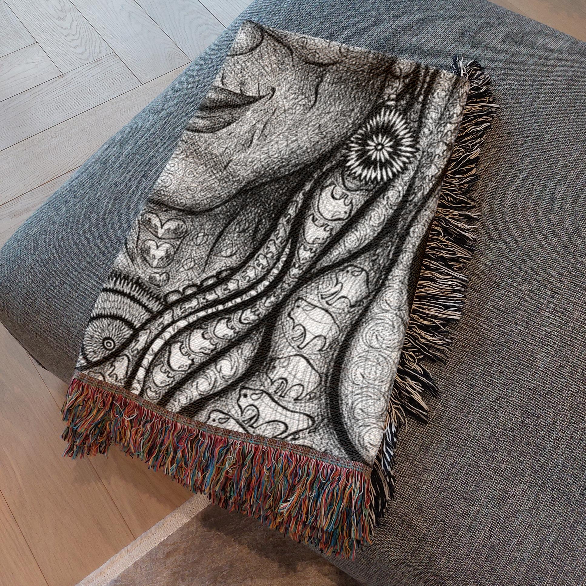 the-wisdom-keeper-of-synergy-communion-black-white-woven-blanket – Wisdom Keepers