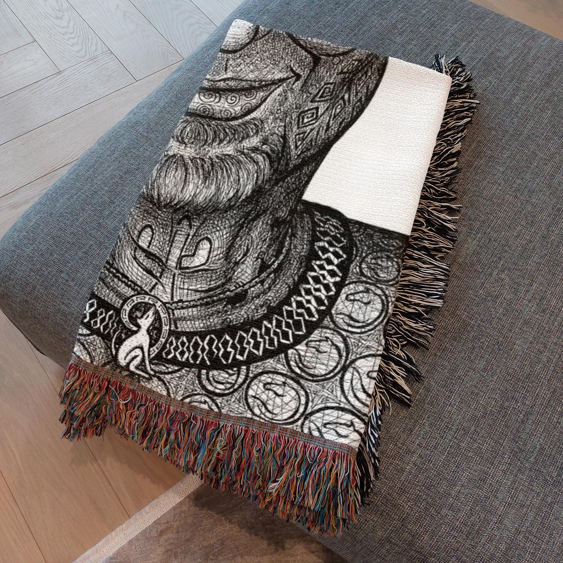 the-wisdom-keeper-of-teamwork-black-white-woven-blanket – Wisdom Keepers