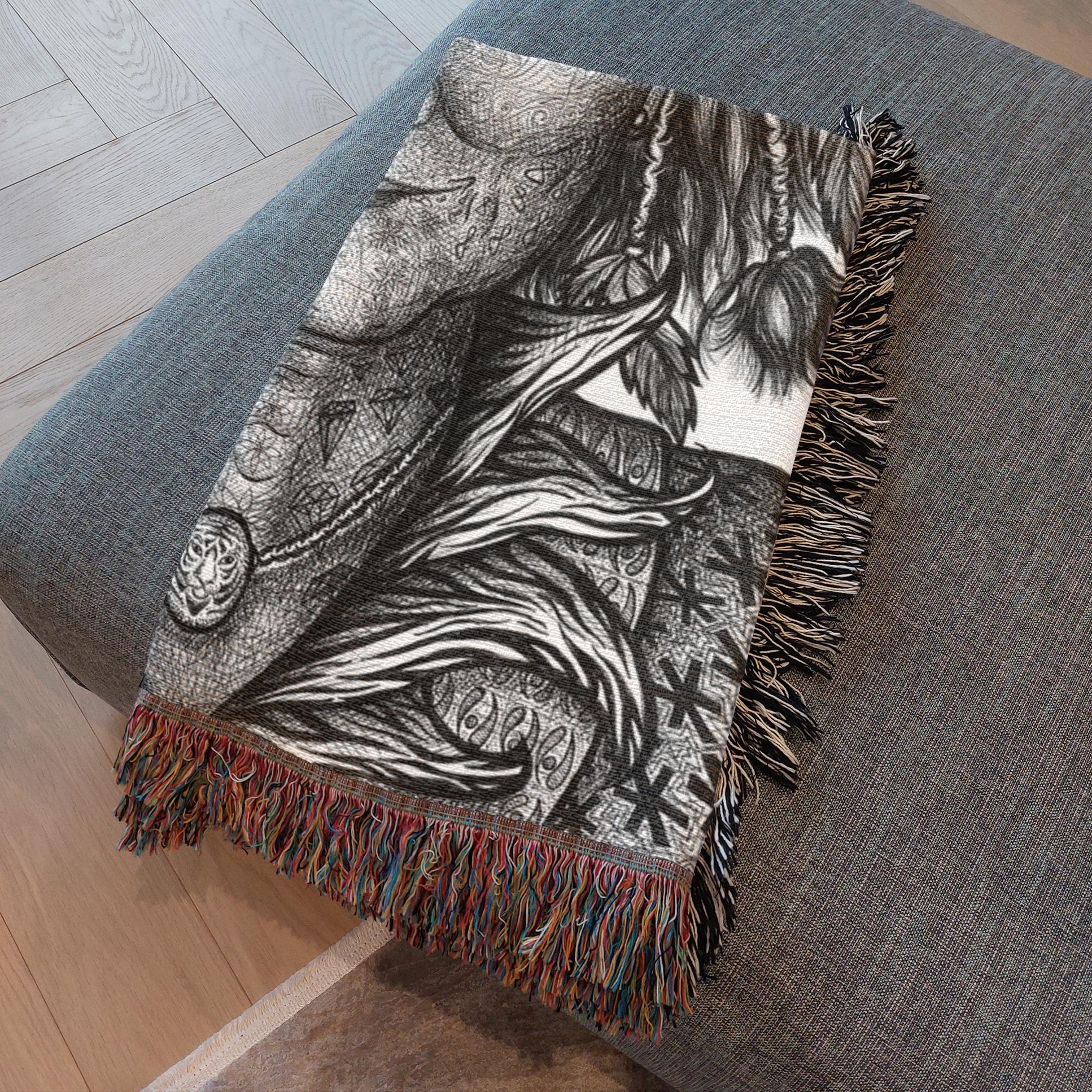 the-wisdom-keeper-of-integrity-black-white-woven-blanket – Wisdom Keepers