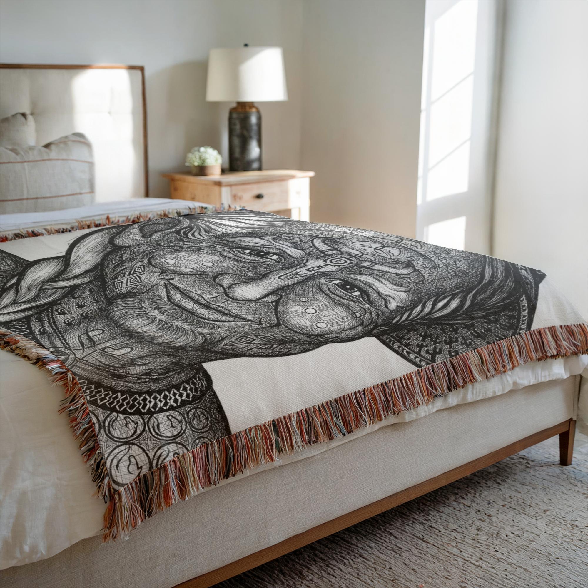 the-wisdom-keeper-of-teamwork-black-white-woven-blanket – Wisdom Keepers