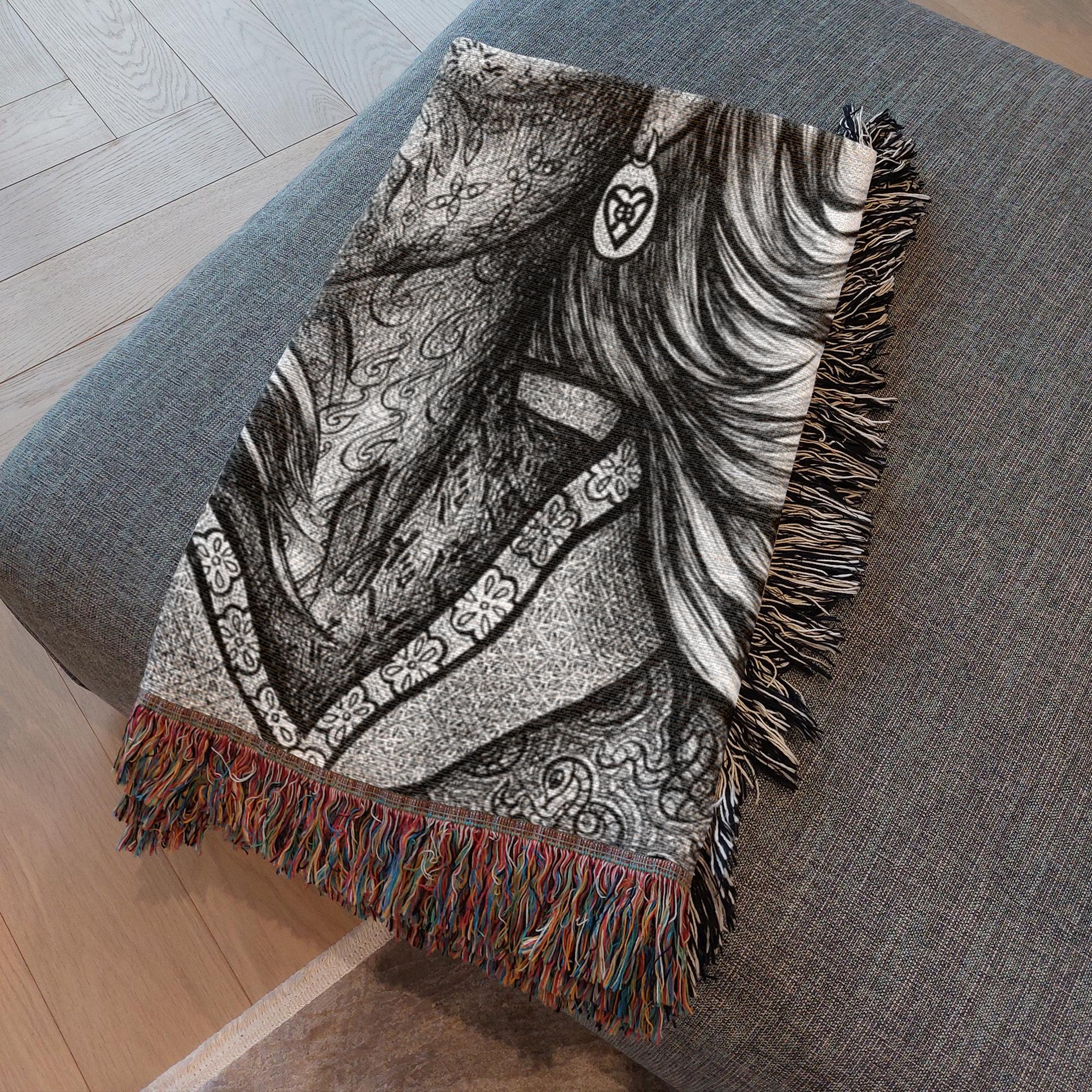 the-wisdom-keeper-of-commitment-devotion-black-white-woven-blanket – Wisdom Keepers