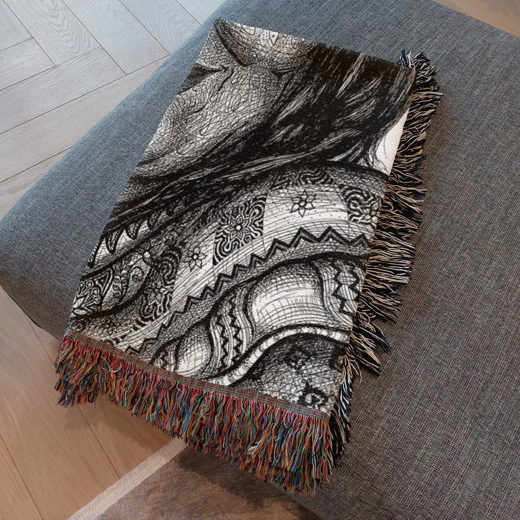 the-wisdom-keeper-of-delight-black-white-woven-blanket – Wisdom Keepers