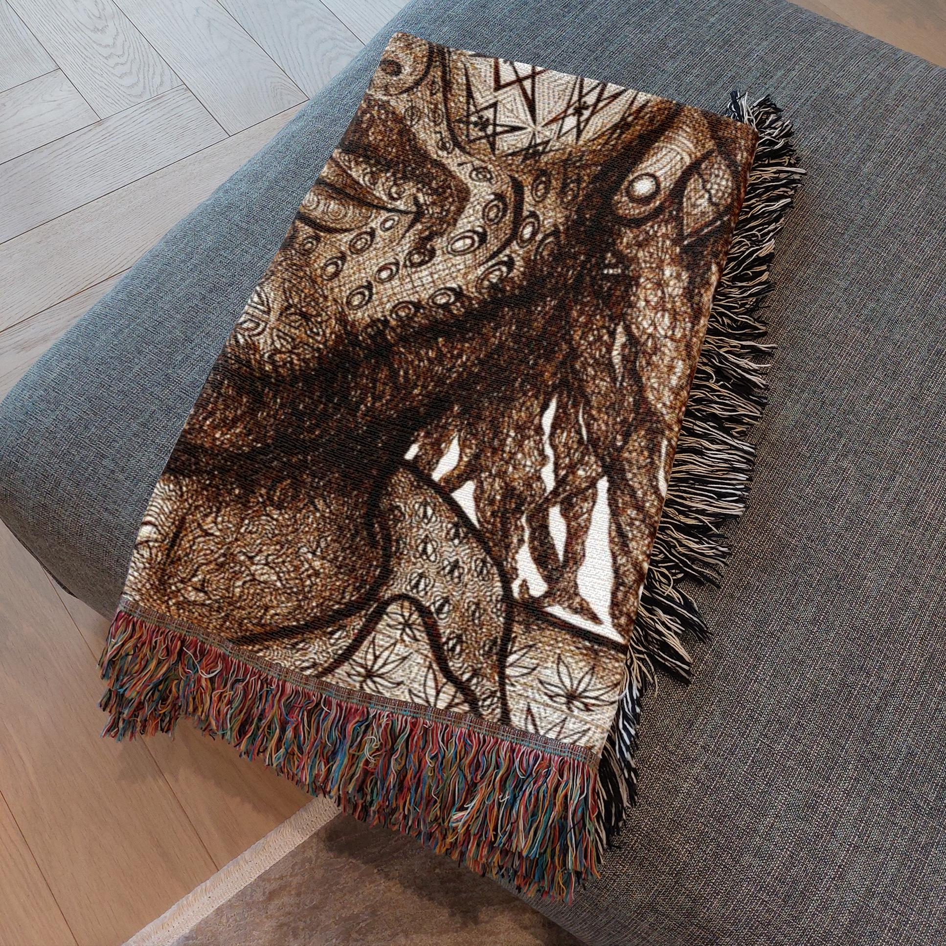 the-wisdom-keeper-of-freedom-brown-white-woven-blanket – Wisdom Keepers