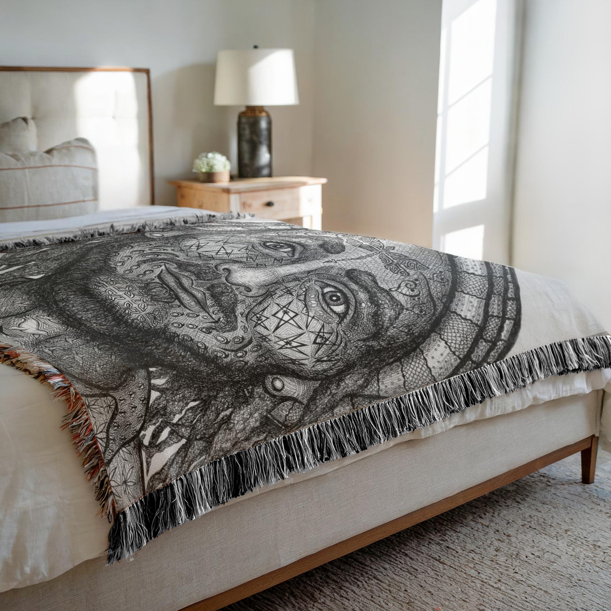 the-wisdom-keeper-of-freedom-black-white-woven-blanket – Wisdom Keepers
