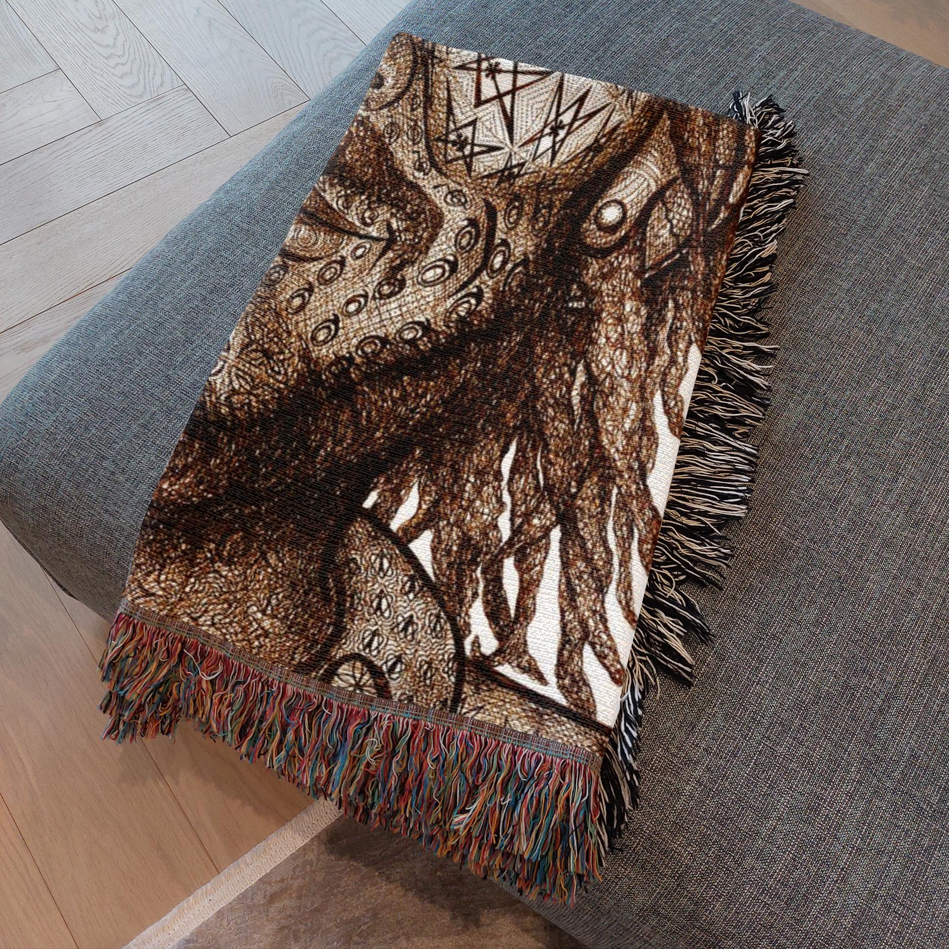 the-wisdom-keeper-of-freedom-brown-white-woven-blanket – Wisdom Keepers