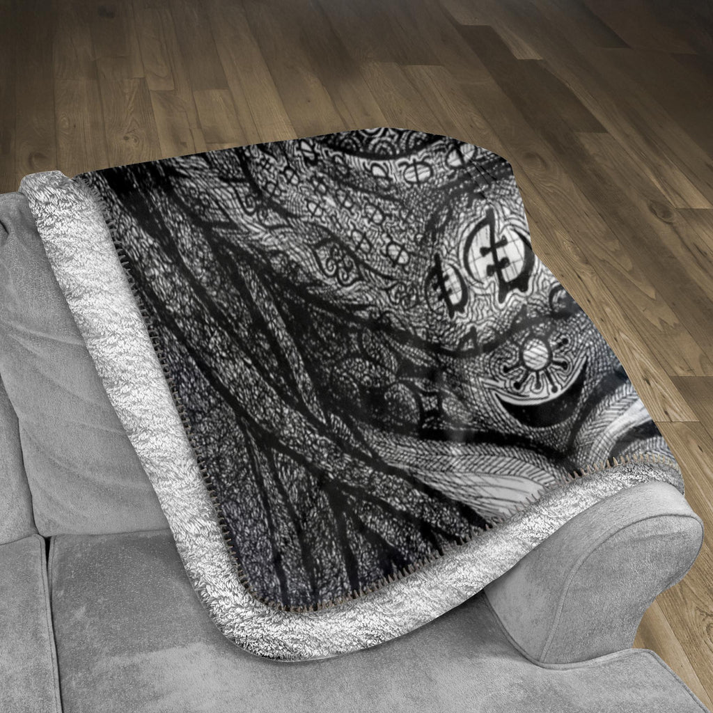 the-wisdom-keeper-of-dynamism-black-white-fleece-sherpa-blanket – Wisdom Keepers