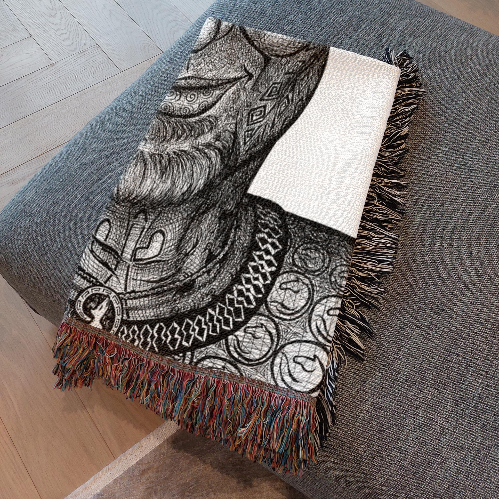 the-wisdom-keeper-of-teamwork-black-white-woven-blanket – Wisdom Keepers
