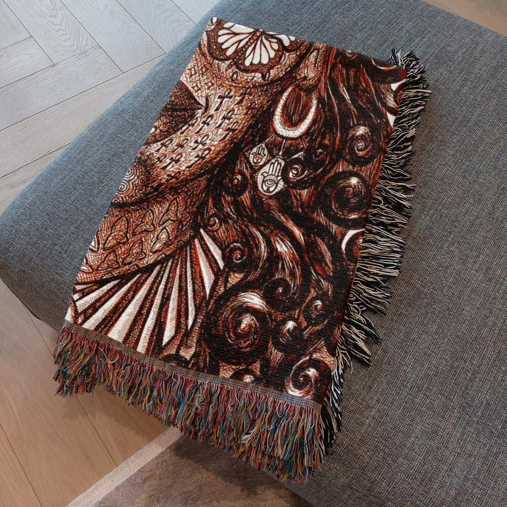 the-wisdom-keeper-of-determination-brown-white-woven-blanket – Wisdom Keepers